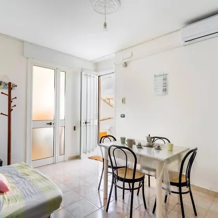 Vakantiehuis Essenza Del Mare By Salum